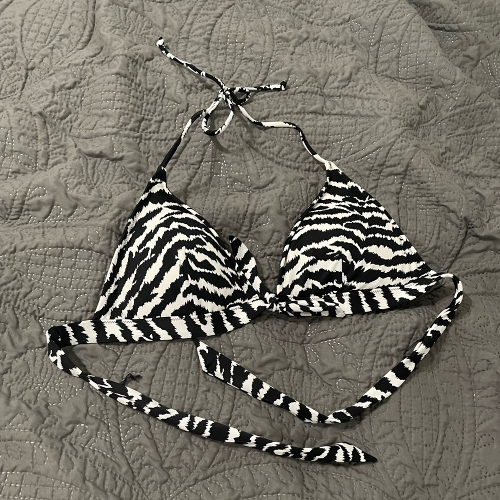 Victoria’s Secret Black and White Zebra Print padded triangle Bikini Top  EUC